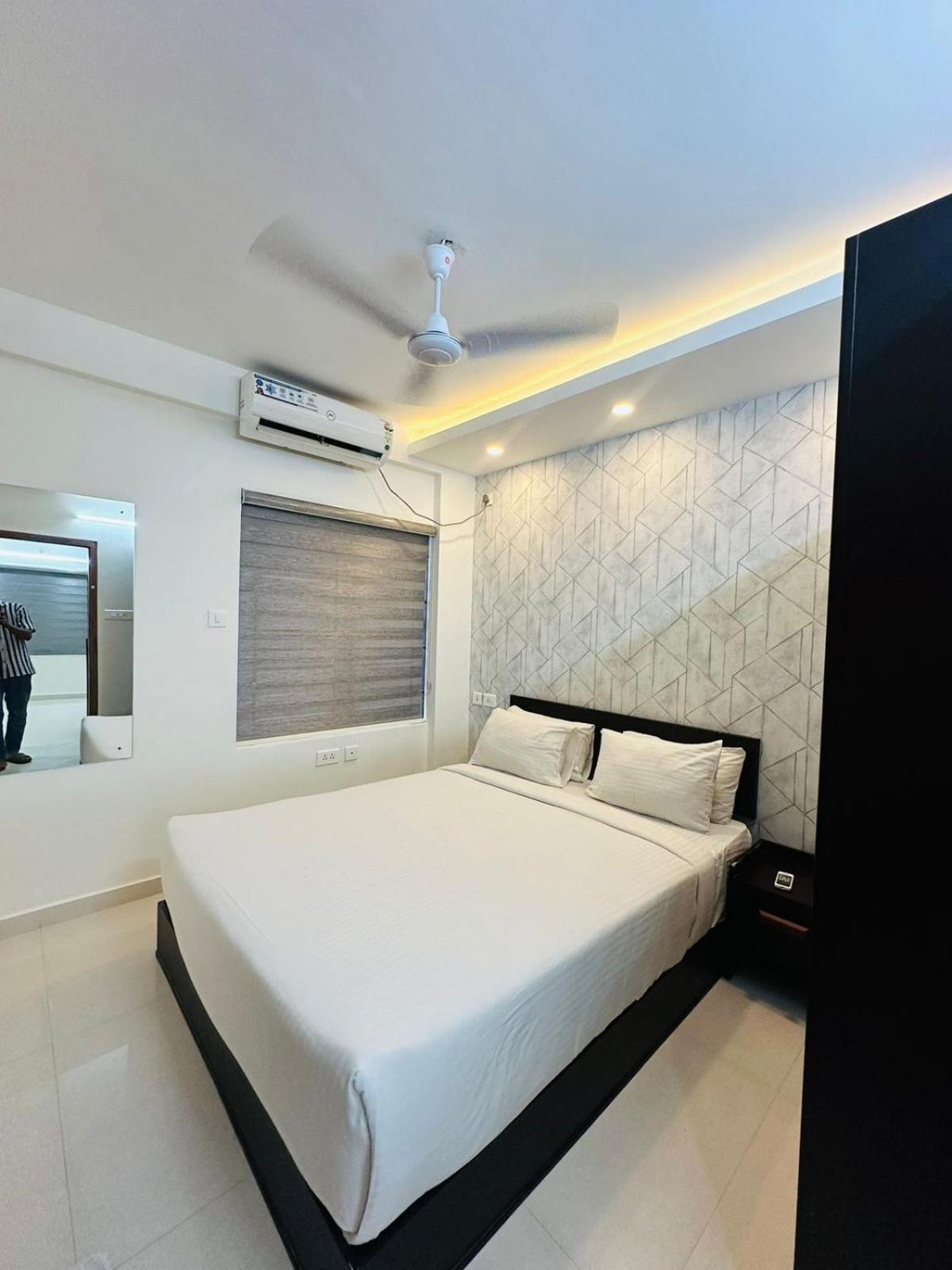 Hotel Nujoom Rooms & Apartments Kochi Exteriör bild