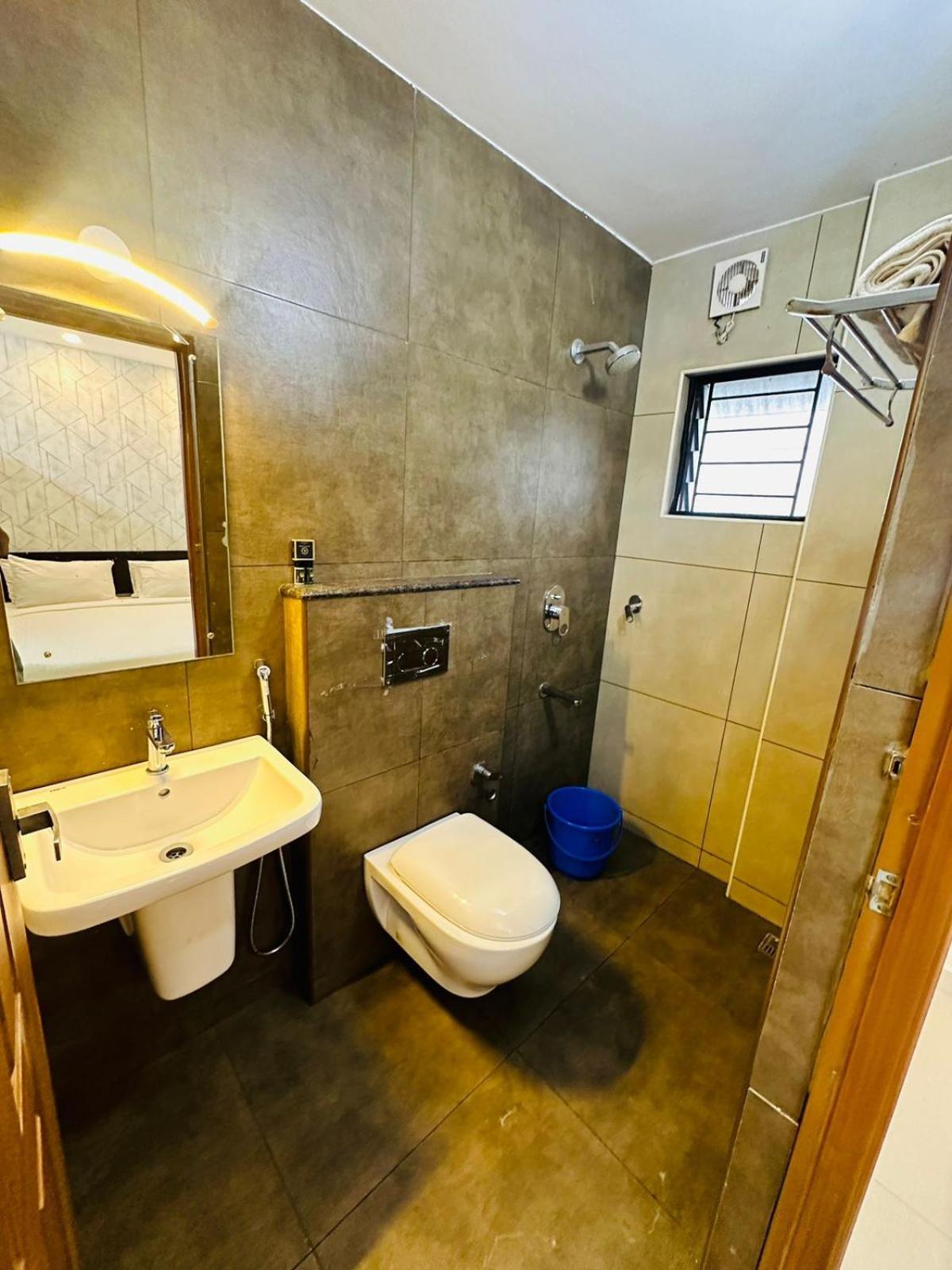 Hotel Nujoom Rooms & Apartments Kochi Exteriör bild
