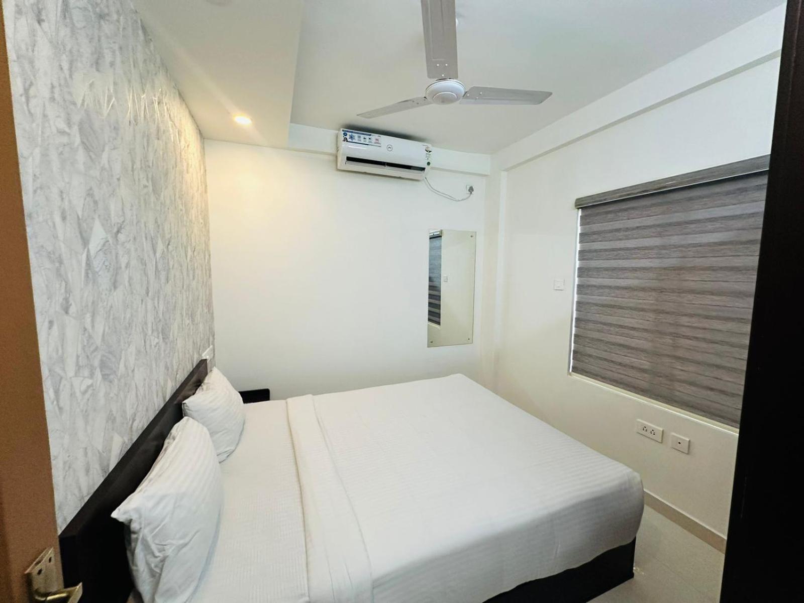 Hotel Nujoom Rooms & Apartments Kochi Exteriör bild